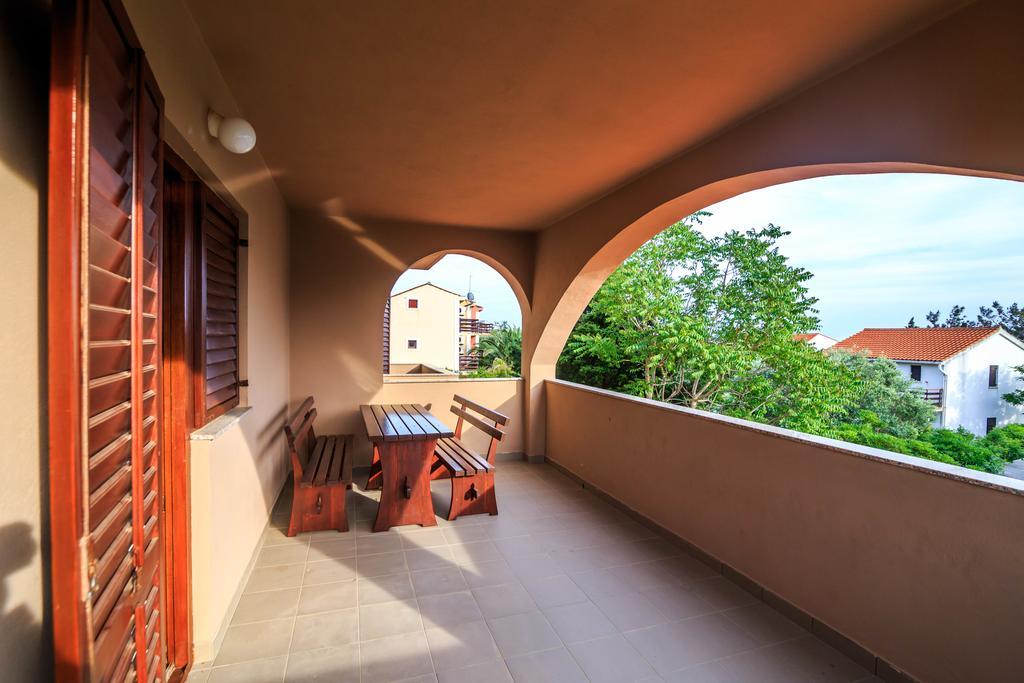 Apartments Dario Novalja Bagian luar foto