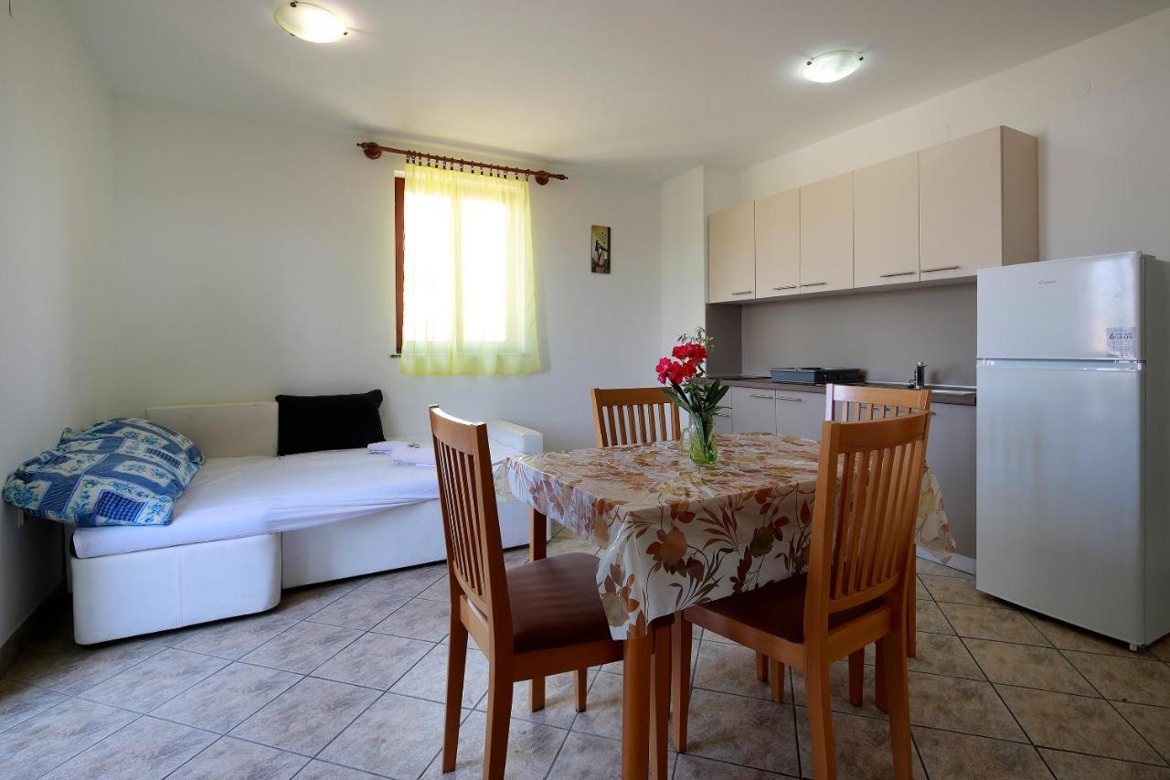 Apartments Dario Novalja Bagian luar foto