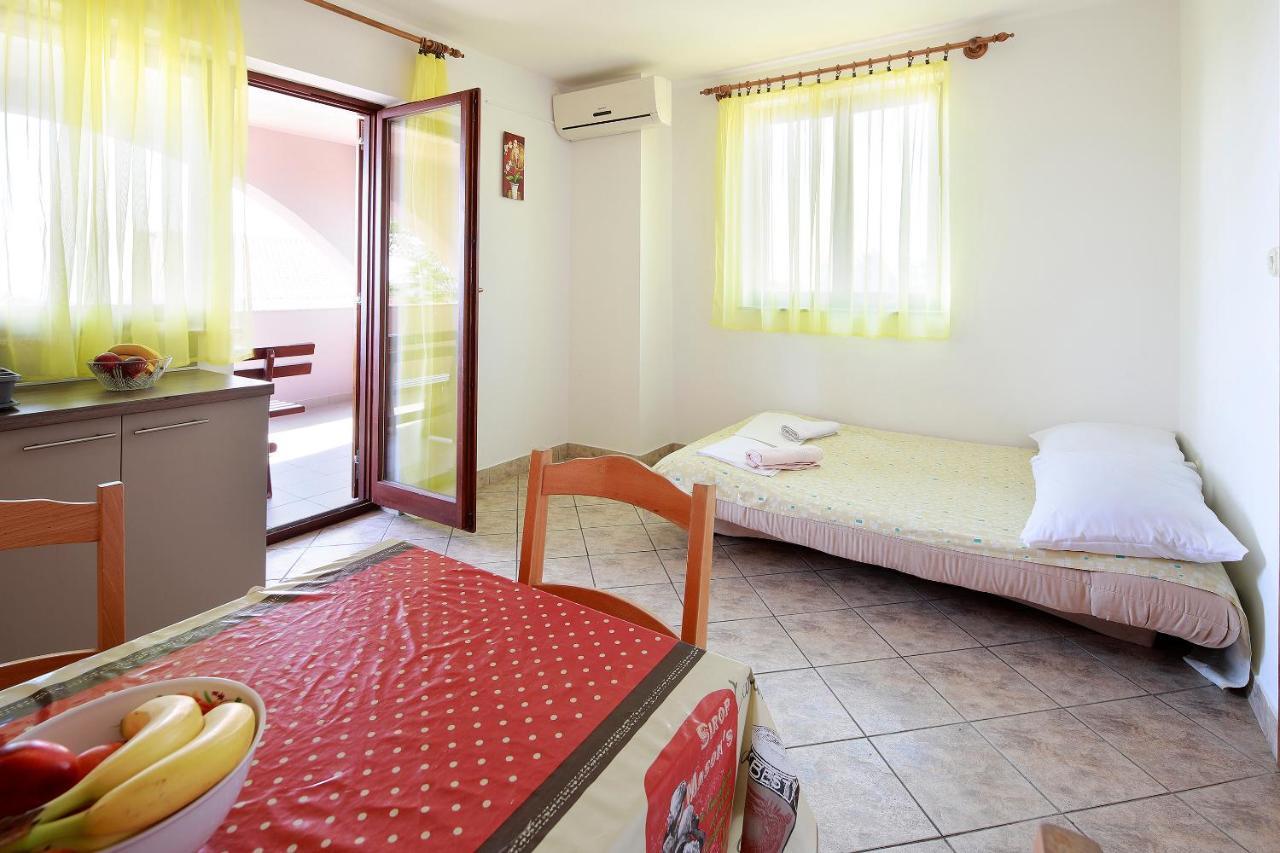 Apartments Dario Novalja Bagian luar foto