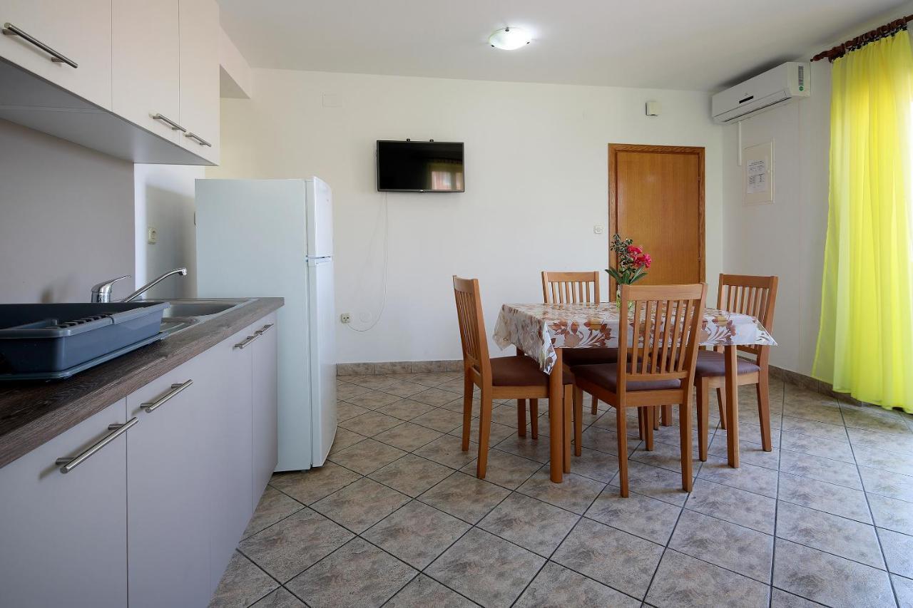 Apartments Dario Novalja Bagian luar foto